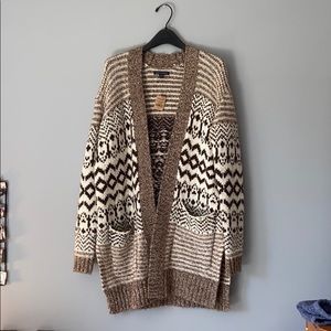 Super soft NWT American Eagle patterned cardigan